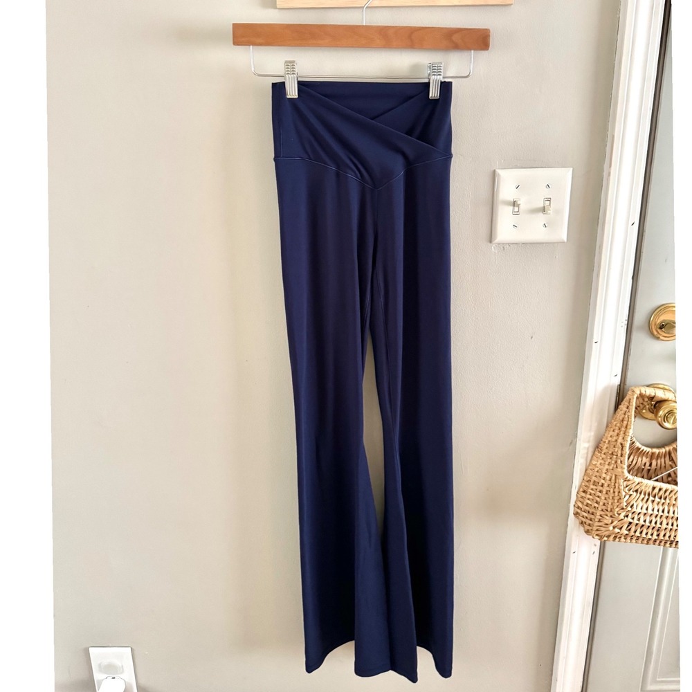 Offline by Aerie real me highwasted crossover flares